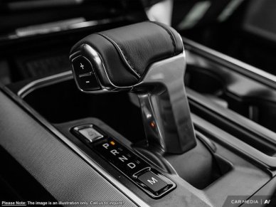 2025 Ford F-150 Platinum - Image 16