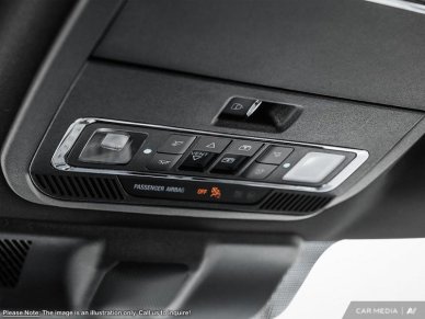 2025 Ford F-150 Platinum - Image 18