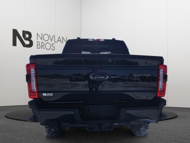 2025 Ford F-250 Super Duty LARIAT  - Moonroof - Image 3