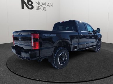 2025 Ford F-250 Super Duty LARIAT  - Moonroof - Image 4