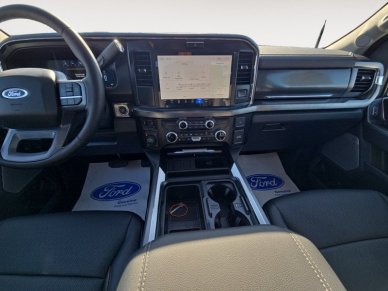 2025 Ford F-250 Super Duty LARIAT  - Moonroof - Image 10
