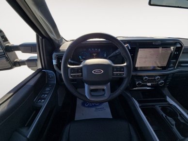 2025 Ford F-250 Super Duty LARIAT  - Moonroof - Image 11