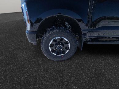 2025 Ford F-250 Super Duty LARIAT  - Moonroof - Image 13