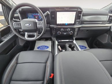2025 Ford F-350 Super Duty LARIAT  - Premium Audio - Image 9