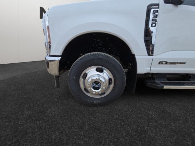 2025 Ford F-350 Super Duty LARIAT  - Premium Audio - Image 13