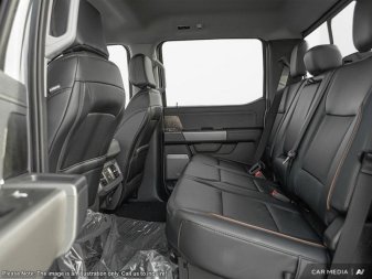 2025 Ford F-350 Super Duty LARIAT  - Premium Audio - Image 18