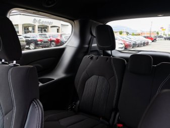 2022 CHRYSLER Pacifica Touring - Image 18