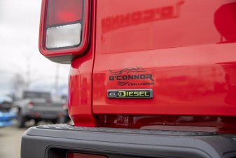 2022 JEEP Gladiator Sport S - Image 5