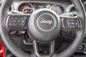 2022 JEEP Gladiator Sport S - Image 16