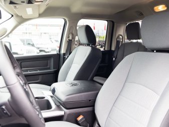 2022 RAM 1500 Classic Night Edition - Image 11