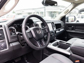 2022 RAM 1500 Classic Night Edition - Image 12