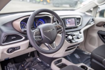 2022 CHRYSLER Grand Caravan SXT - Image 8