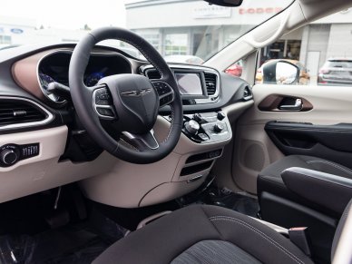 2022 CHRYSLER Grand Caravan SXT - Image 10