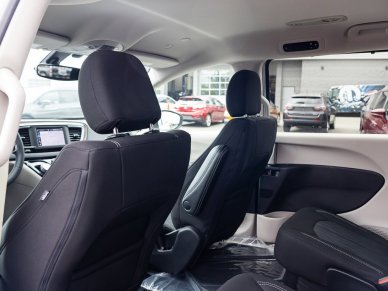2022 CHRYSLER Grand Caravan SXT - Image 17