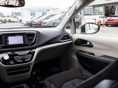 2022 CHRYSLER Grand Caravan SXT - Image 23