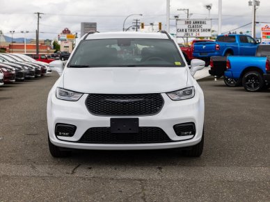 2022 CHRYSLER Pacifica Touring - Image 1