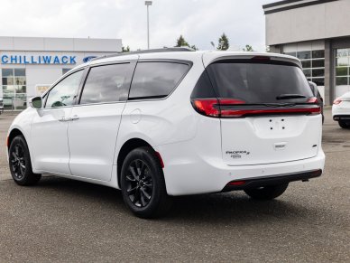 2022 CHRYSLER Pacifica Touring - Image 4