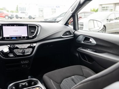2022 CHRYSLER Pacifica Touring - Image 22