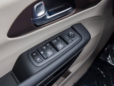 2022 CHRYSLER Grand Caravan SXT - Image 17