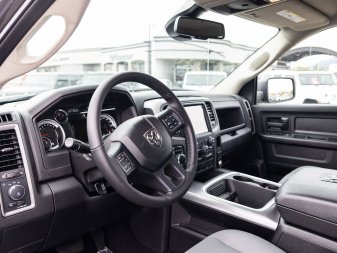 2022 RAM 1500 Classic Night Edition - Image 11