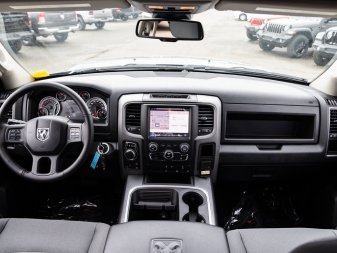 2022 RAM 1500 Classic Night Edition - Image 19
