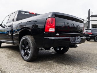 2022 RAM 1500 Classic Night Edition - Image 6