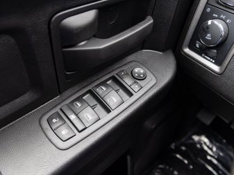 2022 RAM 1500 Classic Night Edition - Image 16