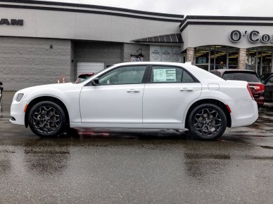 2022 CHRYSLER 300 Touring - Image 1