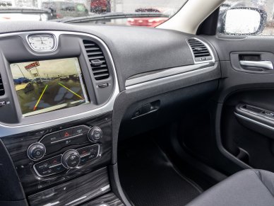 2022 CHRYSLER 300 Touring - Image 14