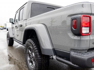 2022 JEEP Gladiator Rubicon - Image 3