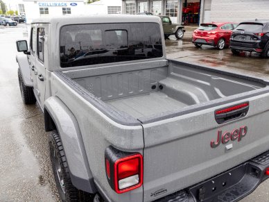 2022 JEEP Gladiator Rubicon - Image 4