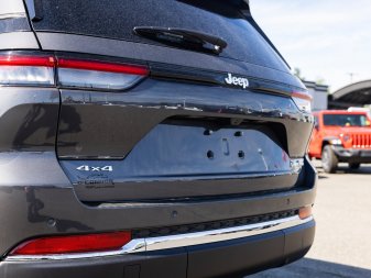 2022 JEEP All-New Grand Cherokee Laredo - Image 6