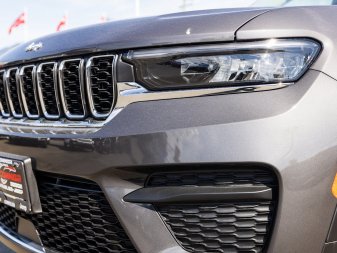 2022 JEEP All-New Grand Cherokee Laredo - Image 8