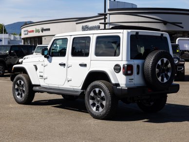 2022 JEEP Wrangler Unlimited Sahara - Image 4