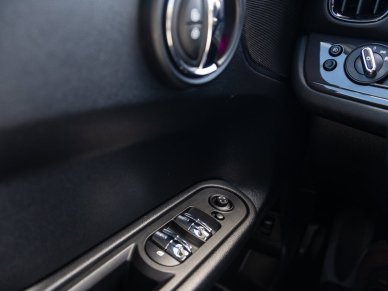 2020 MINI Countryman Cooper - Image 17