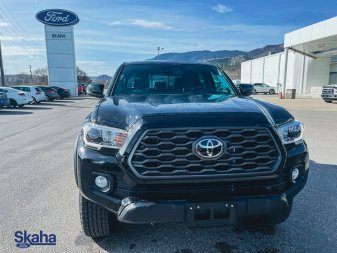 2021 TOYOTA Tacoma 4WD TRD Off-Road, No Accidents, Like New! - Image 3
