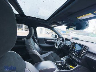 2019 VOLVO XC40 T5 AWD R-Design - Image 4