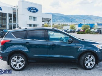 FORD Escape Titanium 4WD | Leather Seats, Air Conditioning, Apple Car play Android Auto 1FMCU9J90KUA83262 22254