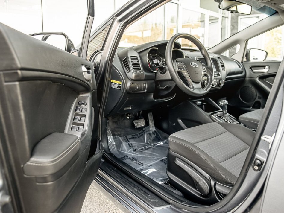 KIA Forte LX 3KPFL4A71JE211026 59043