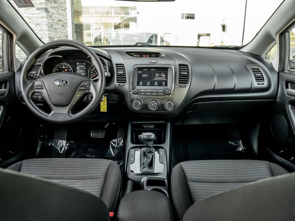 KIA Forte LX 3KPFL4A71JE211026 59050