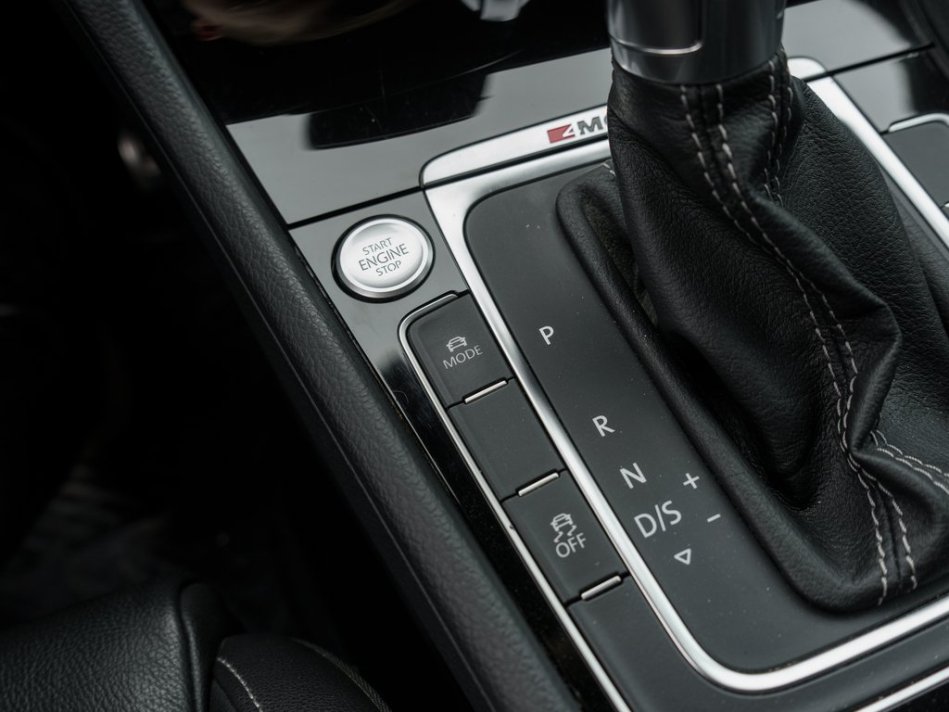 VOLKSWAGEN Golf R BASE WVWLF7AU1GW112402 59974