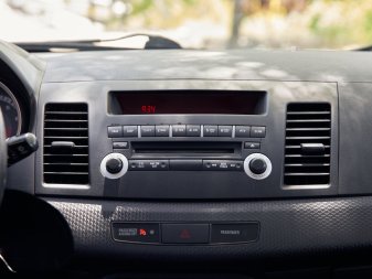 MITSUBISHI Lancer DE JA3AU16U19U603939 62327