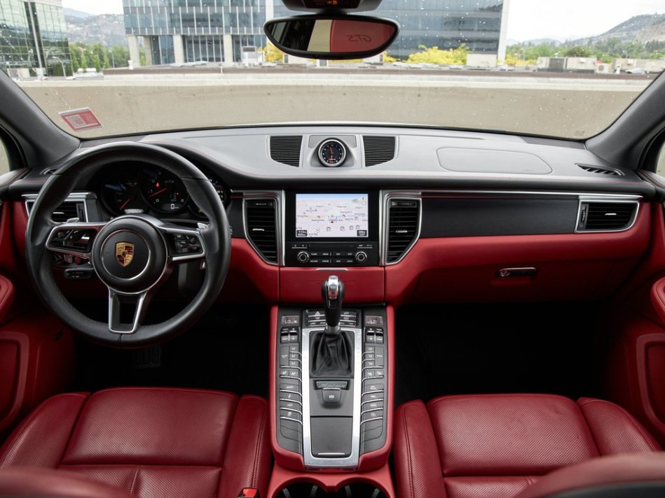 PORSCHE Macan GTS WP1AG2A53HLB55656 62499