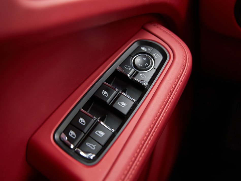 PORSCHE Macan GTS WP1AG2A53HLB55656 62531