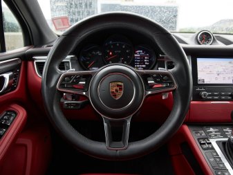 PORSCHE Macan GTS WP1AG2A53HLB55656 62510