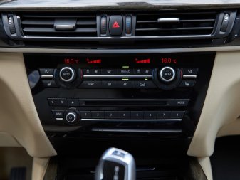 BMW X5 XDRIVE35I 5UXKR0C55F0P14381 62600