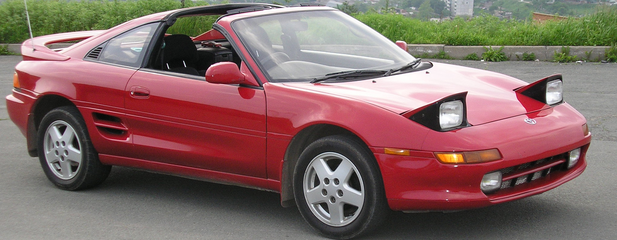 Global Director of Client Services for Hagerty, Nigel Matthews, brings his classic car expertise to Eyes on Auto