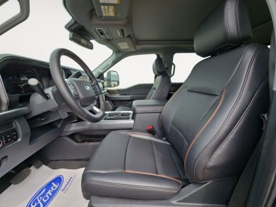 2025 Ford F-350 Super Duty Lariat  - Moonroof - Image 8