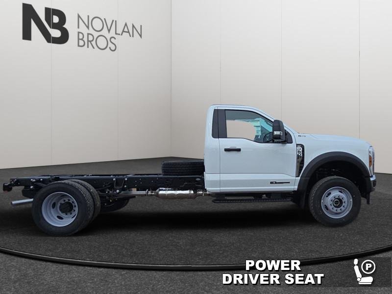 Ford Super Duty F-600 DRW XLT  - Diesel Engine 1FDFF6LT3SDA08747 121088