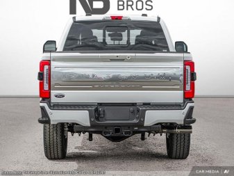 2025 Ford F-350 Super Duty Platinum - Image 4